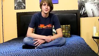 20yo twink wanks his nice cock until he cums