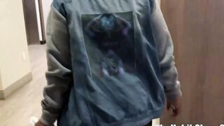 oh wow this is going to be wild ambitious ass n pimpin inside ah bonnet