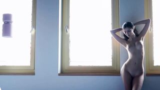 Perfect tits teen model shows sexy body