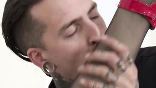 Seductive shemale Nikki Vicious gives hot passionate blowjob
