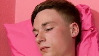 Californian twink strokes his hard cock for the cam