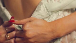 Sexy MILF reveals her big natural boobs