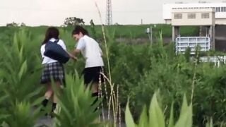 Schoolgirls from Japan peeing while taking a hike