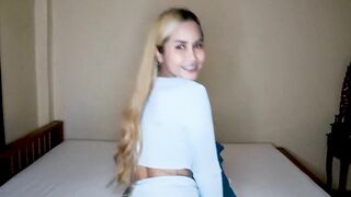 Wet Asian teen masturbated after posing