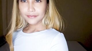 Wet Asian teen masturbated after posing