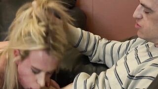 Kinky shemale babe Nikki Vicious deepthroats thick hard cock