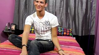 Hot jock masturbates and loves to tough his balls