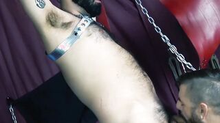 Muscular hunks perform blowjobs and bareback stuffing too