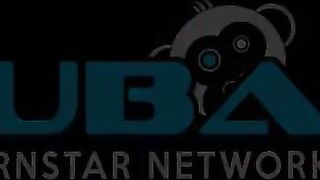 Taylor Vixen's pink room masturbation