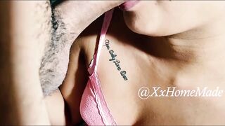 HER FIRST HEAD, DOESN'T KNOW HOW TO SUCK !! She vomits when he cums inside his mouth ...