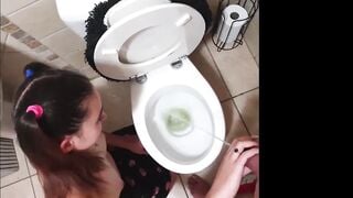 Step daughter taking her daddy for a pissing and offer him a fellatio