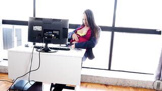 STELLA SMEETS PRA VOCÊS!! Terceiro episódio da SEX MODELS, a nova série do Tigrão!! Com essa maravilhosa inteirinha, COMPLETINHA NO RED!!