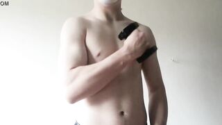 Young Dude Rou working out