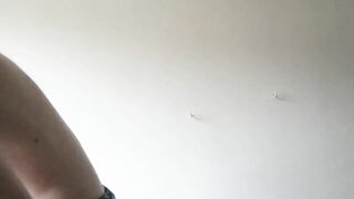 Young Dude Rou working out