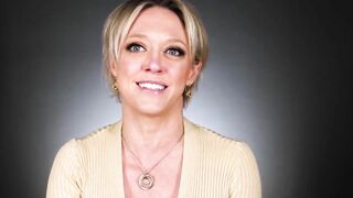 Dee Williams masturbating to squirt