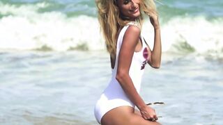 Skinny blondie stripping at the beach