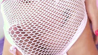 Adorable transsexual Roberta Cortes jerks massive cock