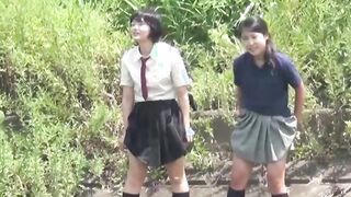 Japanese schoolgirls peeing really hard at lunch break