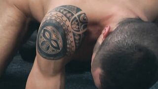 Submissive Isaac Jones dominated by muscular Hans Berlin