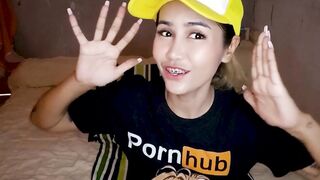 Sweet Thai teen Lily Koh fucked herself