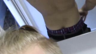 Muscular amateur jock shows off his abs in the shower