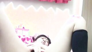 Secret tape of a hot Japanese babe playing with herself