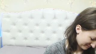 Afghan amateur babe strips off on webcam show
