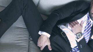 Suited stallion Hector de Silva masturbates his big cock