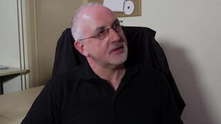 Old office manager fucks fresh young secretary