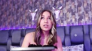 Latina solo babe cumming on vibrator on webcam