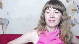 Solo Ukrainian MILF chats without panties on webcam