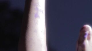 Flexible ebony muse painted her hot body