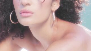 Flexible ebony muse painted her hot body