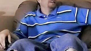 Bi hottie Hollywood squirts a huge load out of his cock