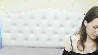 Afghan amateur babe in blue bra on webcam