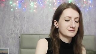 Amateur solo babe show bra on webcam