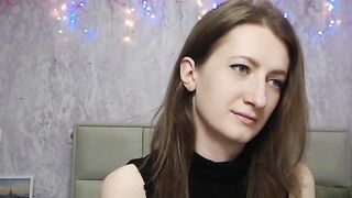 Amateur solo babe show bra on webcam