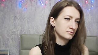 Amateur solo babe show bra on webcam