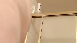 Tattooed thug shows off his nubile body while jacking off