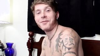 Straight thug Billy Da Kidd smokes a cigar and wanks off his cock