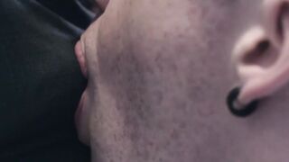 Kinky jock Thyle Knoxx ass stretched by hung daddy bareback