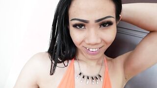 Lucky guy enjoyed blowjob by shemale