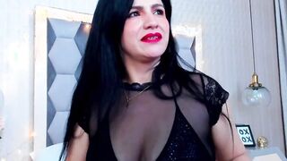Anal masturbation of MILF Latina on webcam