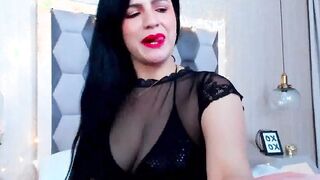 Anal masturbation of MILF Latina on webcam