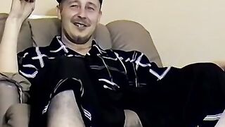 Quirky Cricket jerks off his tool on cam for some cash