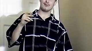 Quirky Cricket jerks off his tool on cam for some cash
