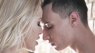Blonde babe receives cum in mouth after hardcore ass banging