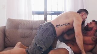 Mature bears Alfer Cuero and Alete Desco intensely bareback
