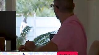 Scarlett Bloom fucks her next door minutes after seen him