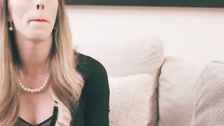 TS Casey Kisses pounded lesbian MILF Sarah Vandella after BJ